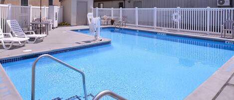 Piscina a l'aire lliure de temporada