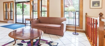 Super 8 by Wyndham Atchison