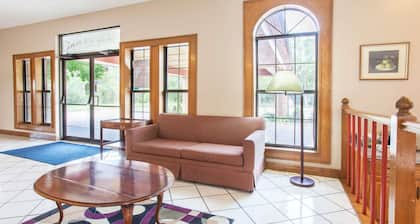 Super 8 by Wyndham Atchison