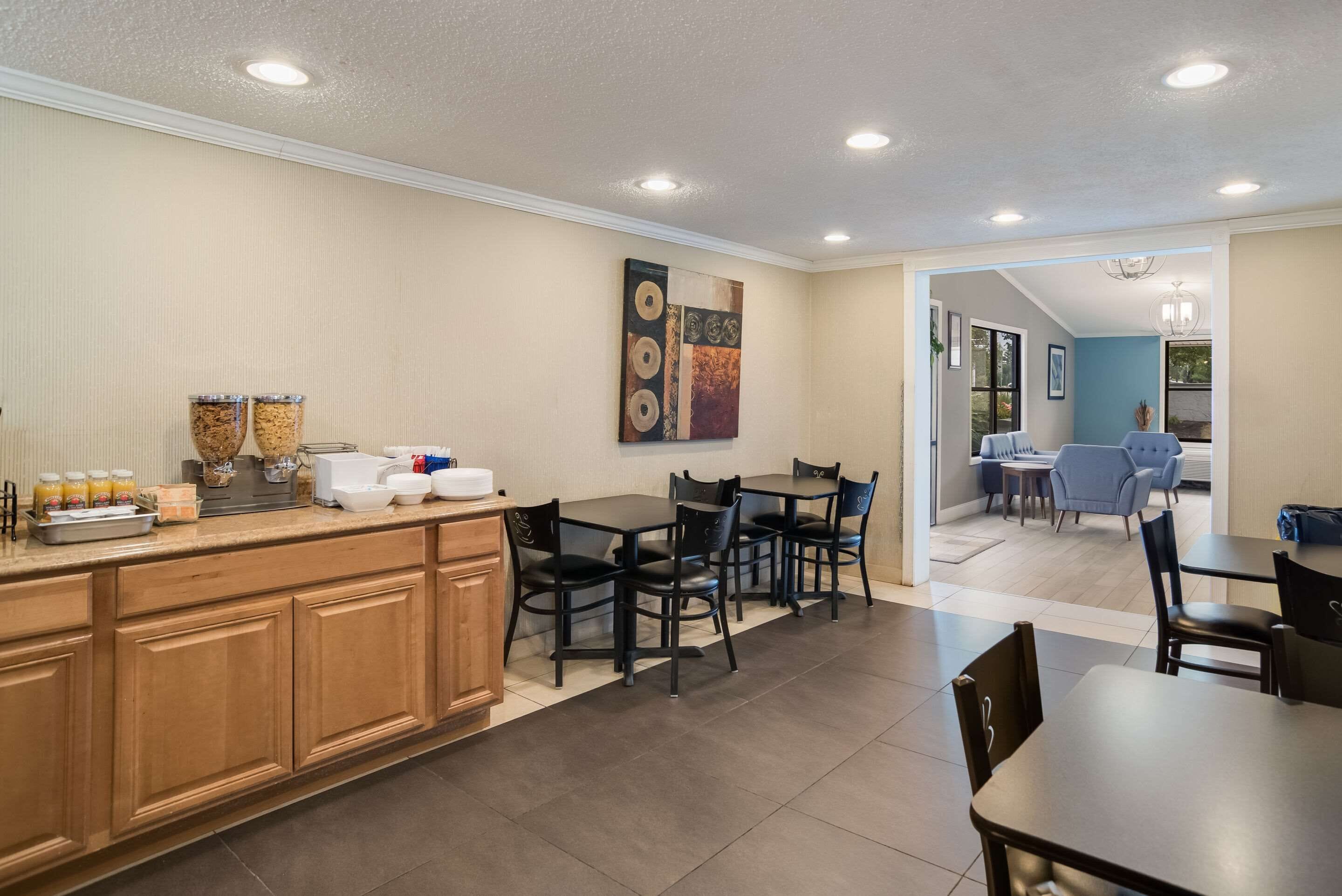 Free continental breakfast