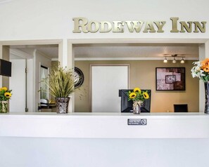 Lobby - Rodeway Inn Carlisle North (Carlisle)
