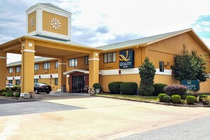 Property entrance - Quality Inn Ozark-Springfield South (Ozark)