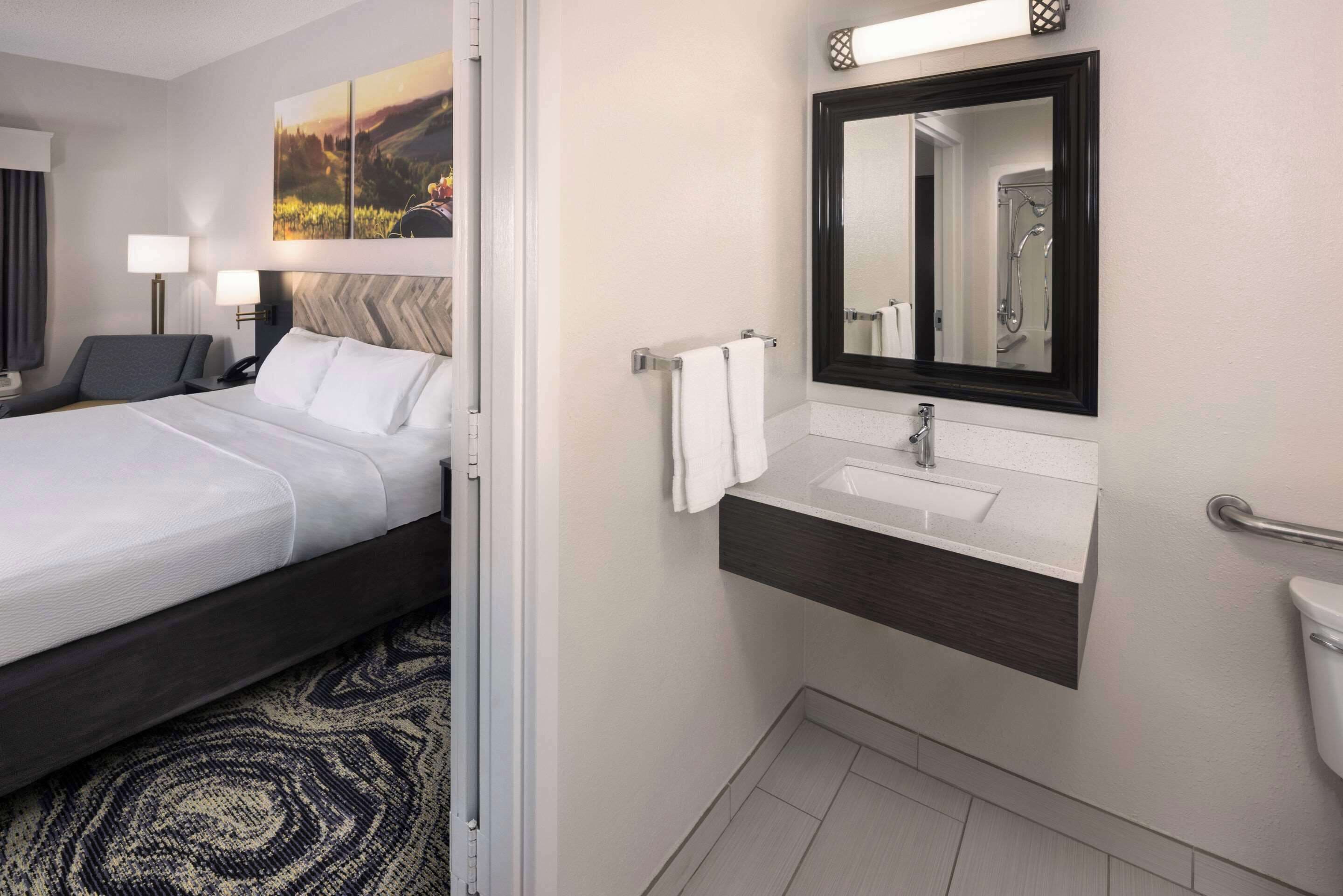 room, 1 king bed, accessible, non smoking | desk, blackout curtains, iron/ironing board, free wifi