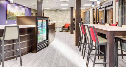 Clarion Pointe Biltmore Village