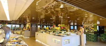 Midas Hotel & Casino