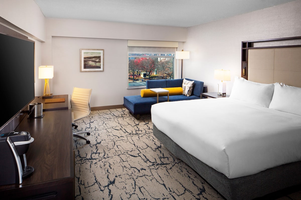 In-room safe, blackout curtains, iron/ironing board