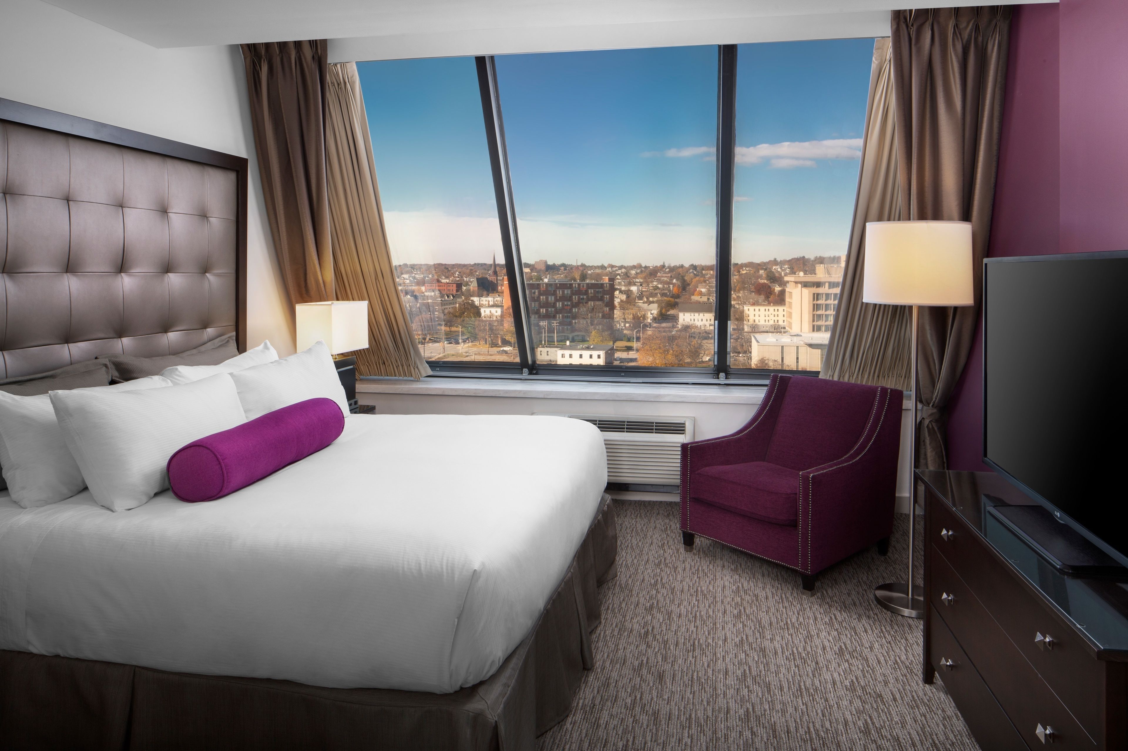 presidential suite, 1 king bed | 1 bedroom, in-room safe, blackout curtains, iron/ironing board