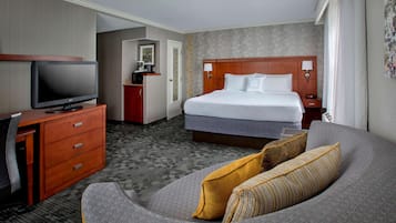 Seprai premium, meja kerja, dan ruang kerja ramah laptop