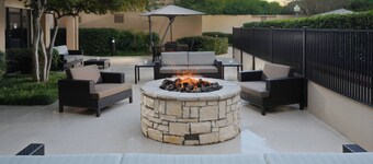 Sonesta Select Dallas Central Expressway