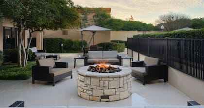 Sonesta Select Dallas Central Expressway