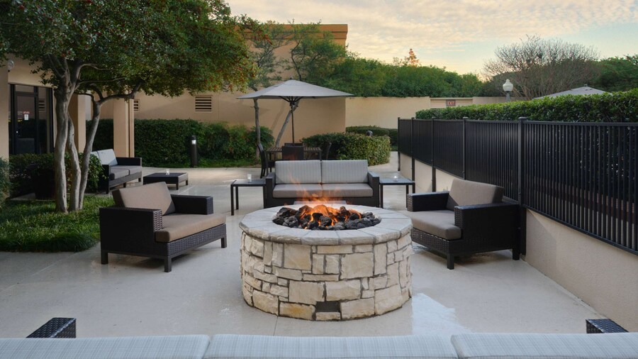 Sonesta Select Dallas Central Expressway