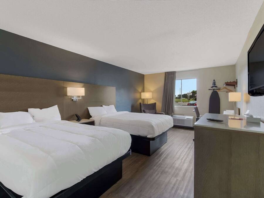 Standard 2 Doubles Non Smoking | Premium bedding, free WiFi, bed sheets