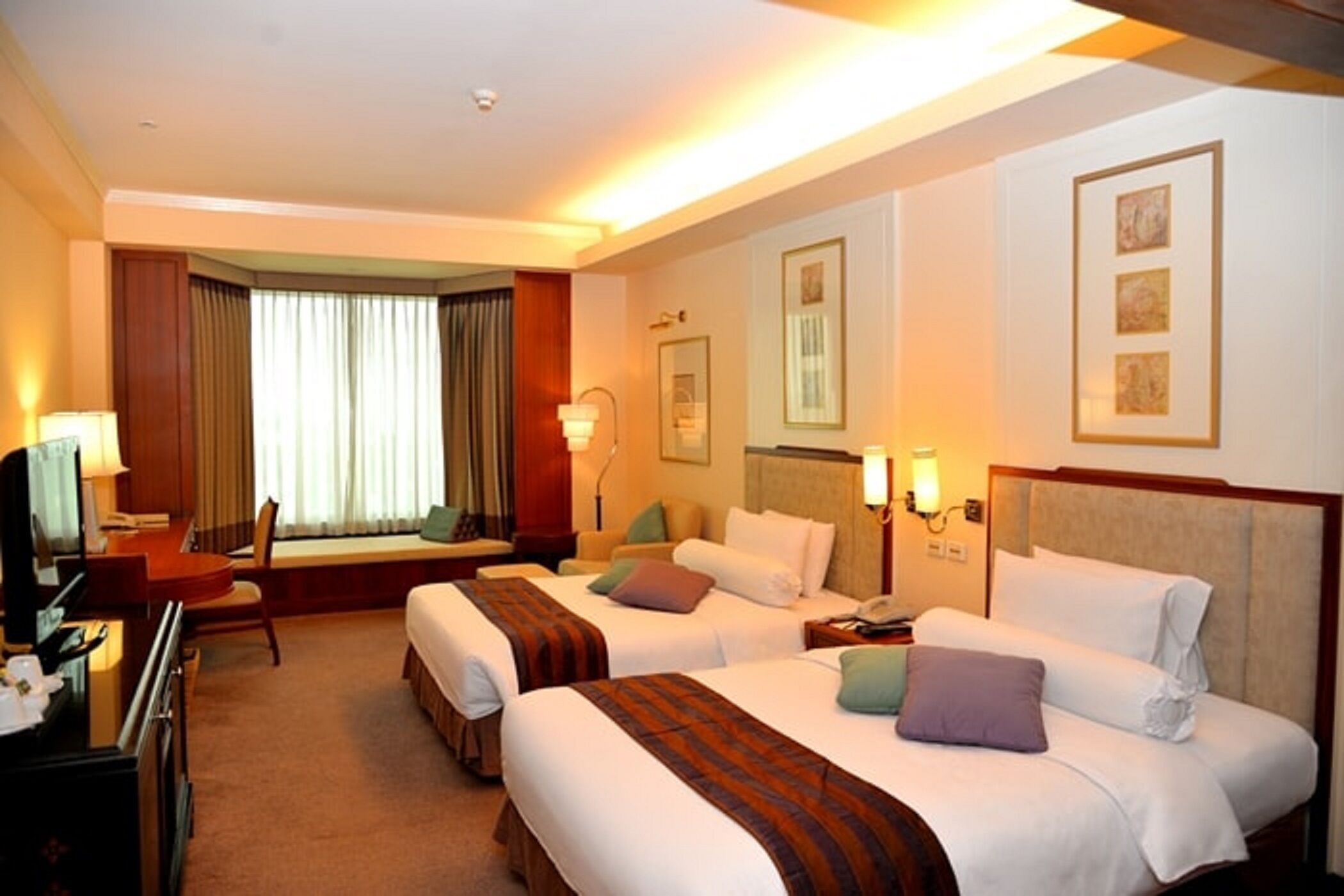 Minibar, in-room safe, desk, free WiFi
