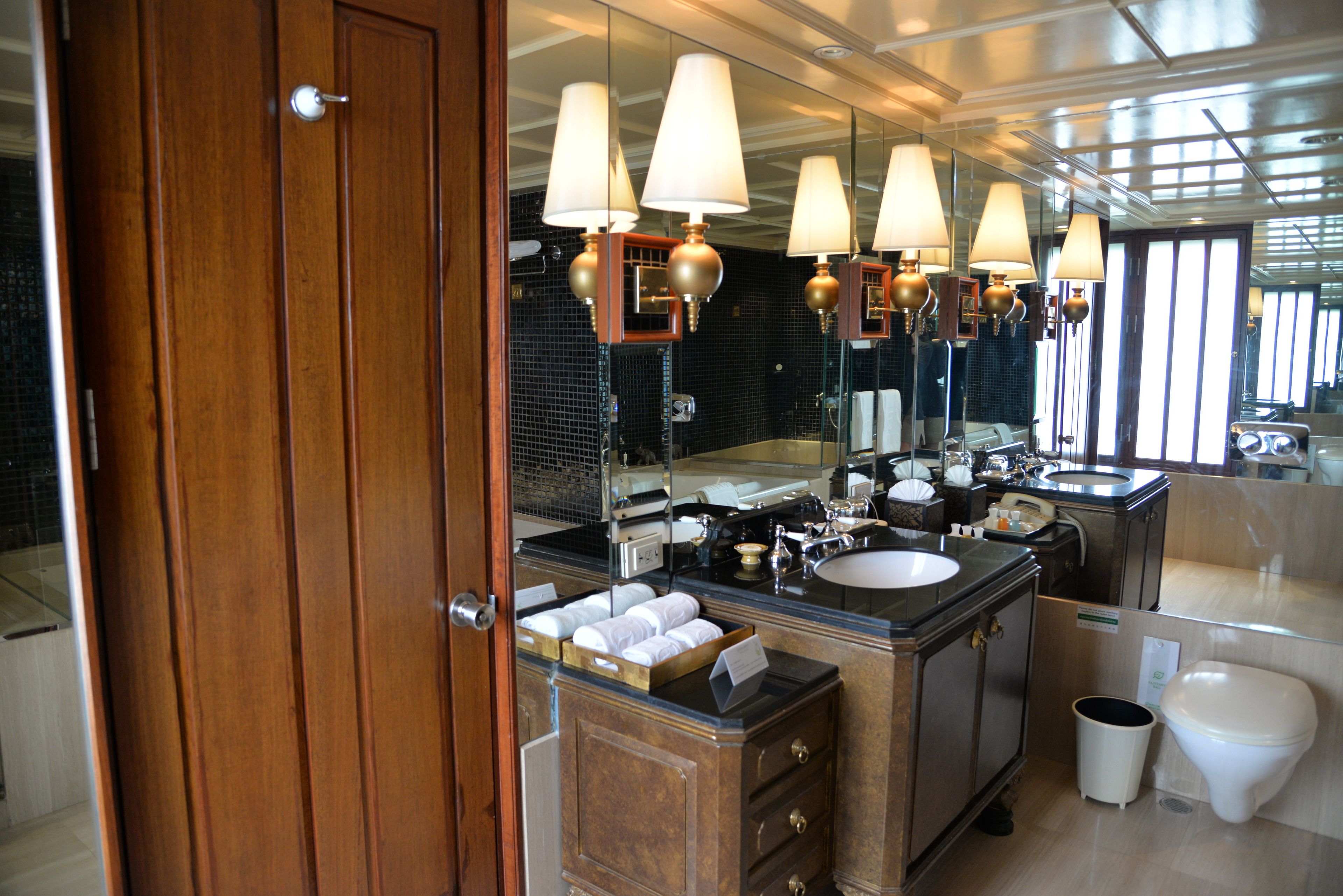 presidential suite, 1 bedroom, bathtub | bathroom | free toiletries, hair dryer, bathrobes, slippers