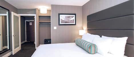 Standard Suite, 1 King Bed with Sofa bed, Kitchenette