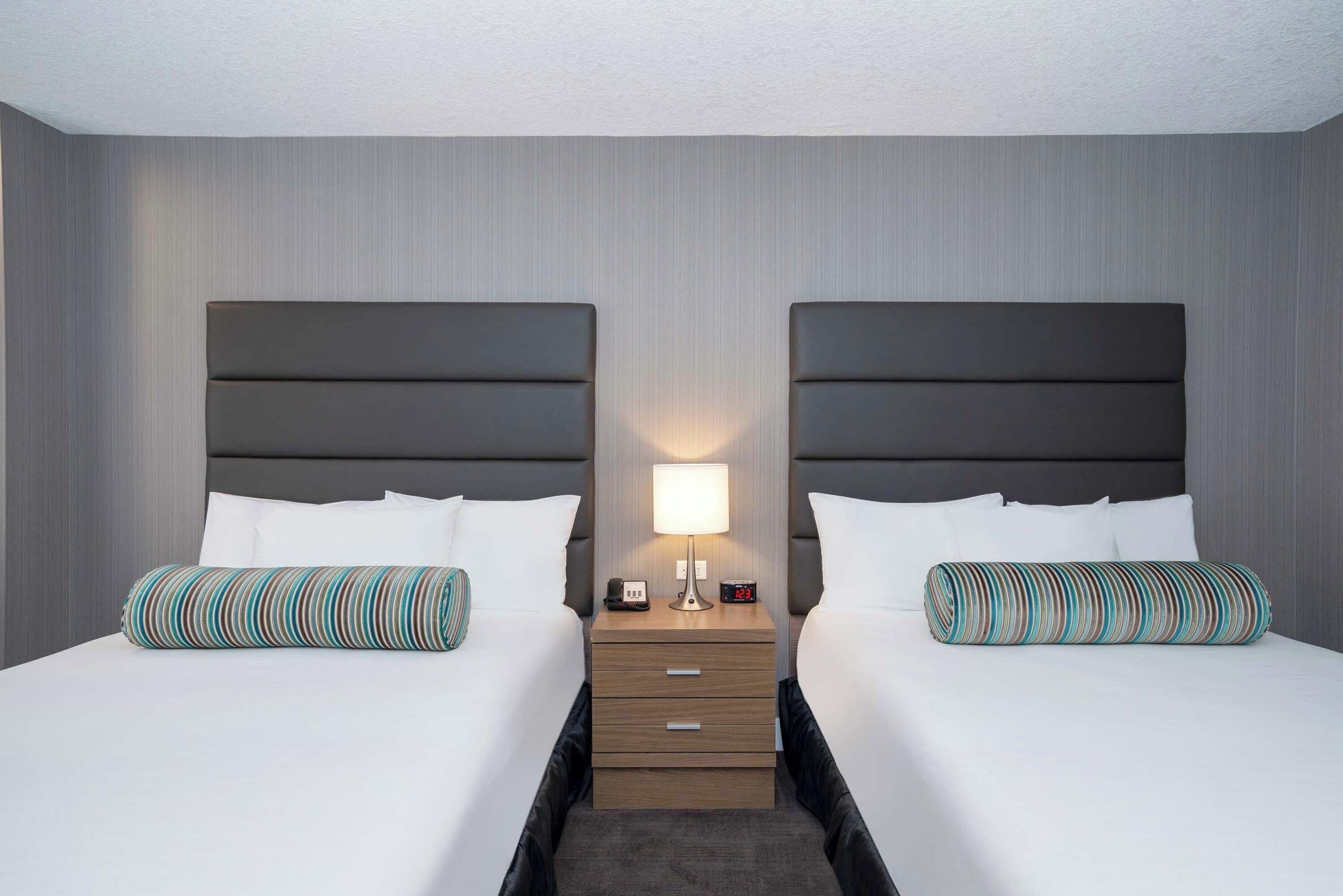 Photo - Sandman Signature Calgary Downtown Hotel
