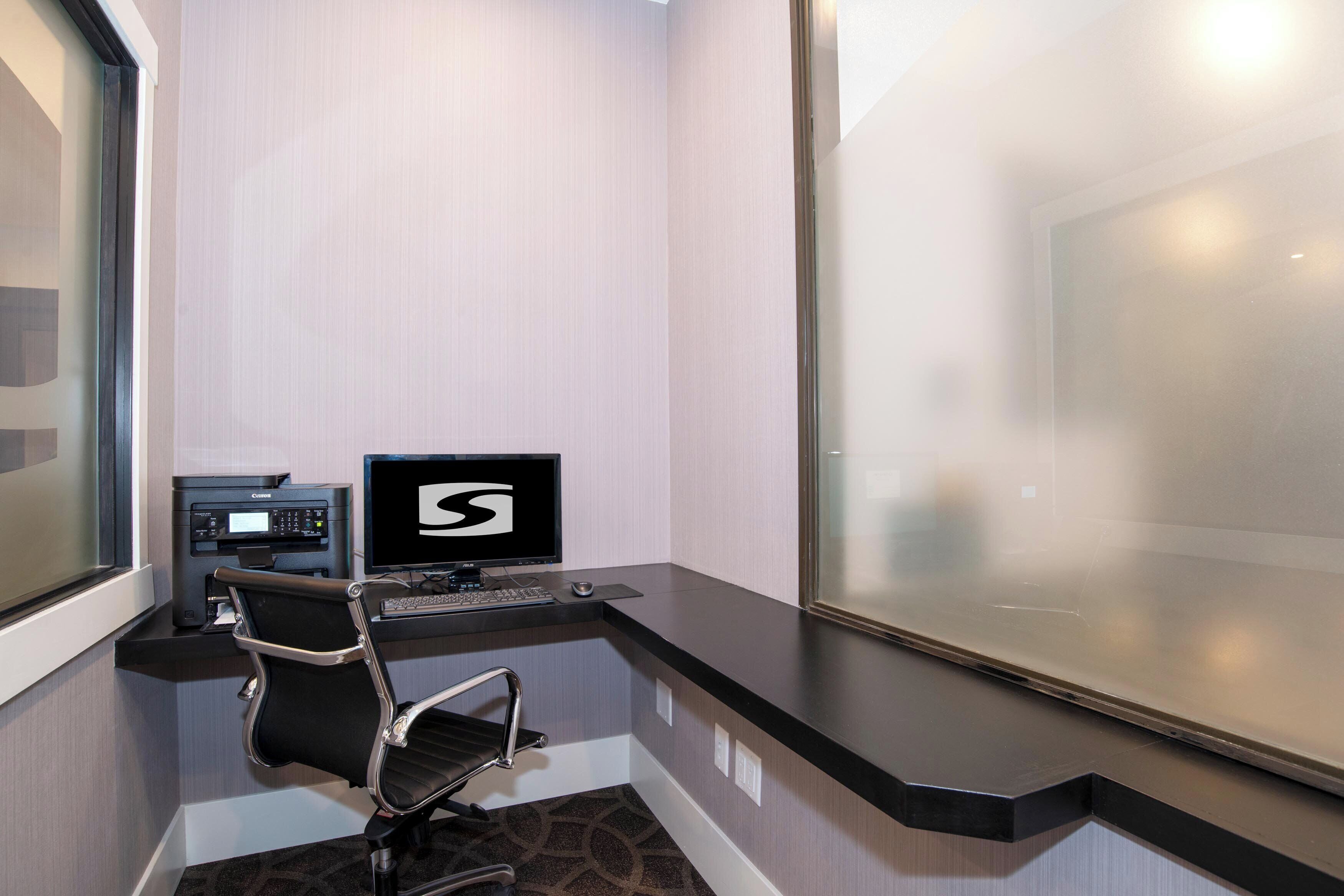 Photo - Sandman Signature Calgary Downtown Hotel