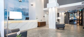 Sandman Signature Calgary Downtown Hotel