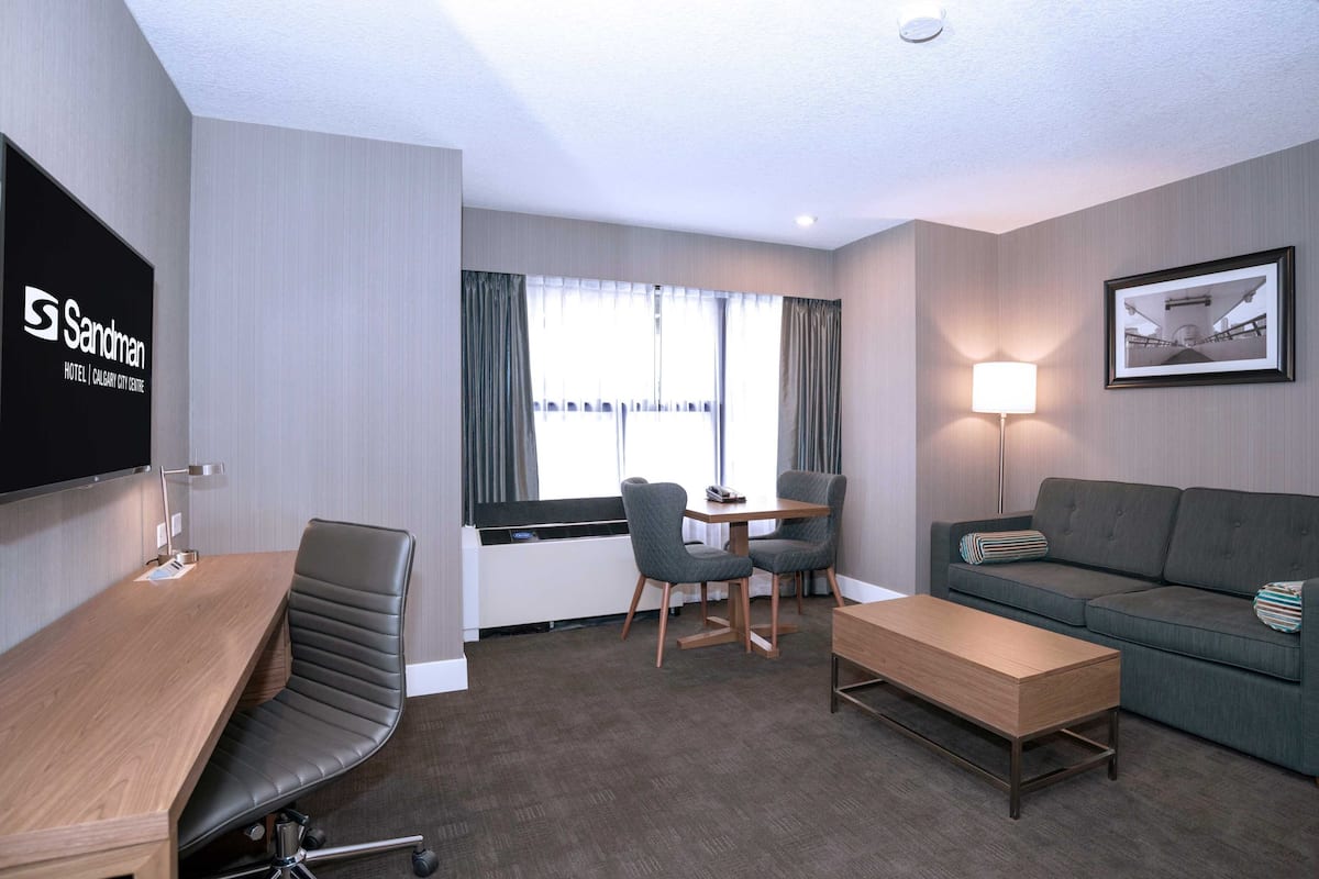 Standard Suite, 1 King Bed with Sofa bed, Kitchenette | 1 bedroom, premium bedding, pillowtop beds, in-room safe