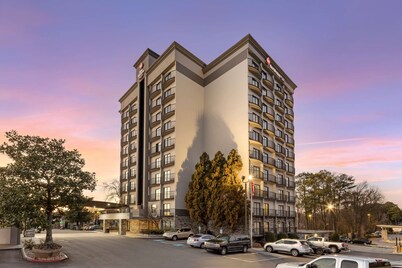 Best Western Plus Atlanta Airport-East