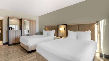 Seprai antialergi, meja kerja, dan ruang kerja ramah laptop