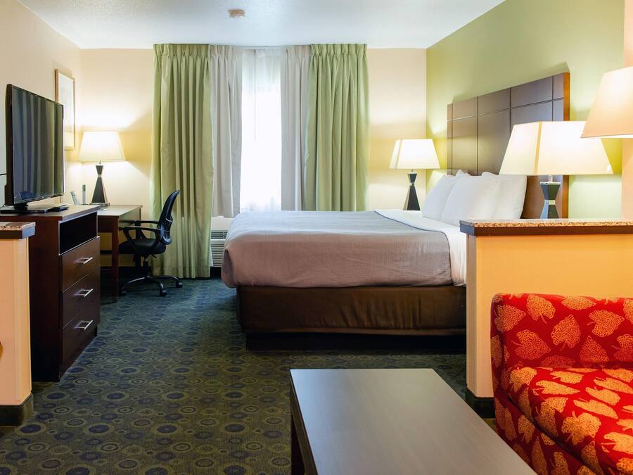 Premium bedding, desk, soundproofing, iron/ironing board