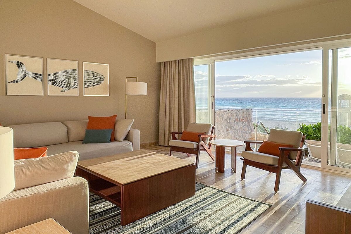 Grand Villa Master Suite Ocean Front | 무료 미니바, 객실 내 금고, 책상, 노트북 작업 공간