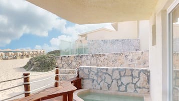 Villa Premier PlungePool King OceanFront | Terraza o patio