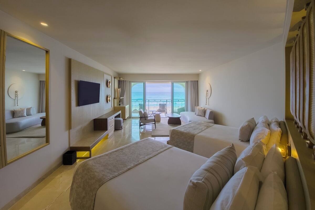 Royal Suite Doble Hot Tub adults only +18 | 무료 미니바, 객실 내 금고, 책상, 노트북 작업 공간