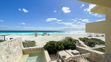 Grand Villa Master Suite Ocean Front | Terrace/patio