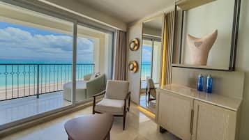 Royal Master Suite Hot Tub adults only +18 | Minibar con artículos gratuitos, caja fuerte, escritorio
