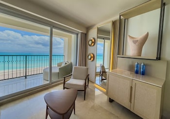 Royal Master Suite Hot Tub | Free minibar, in-room safe, desk, laptop workspace at Grand Park Royal Cancun -  All Inclusive