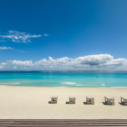 Royal Master Suite Hot Tub | View from room