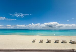 Royal Master Suite Hot Tub | View from room