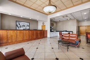 Lobby - Super 8 by Wyndham Longview/North (Longview)