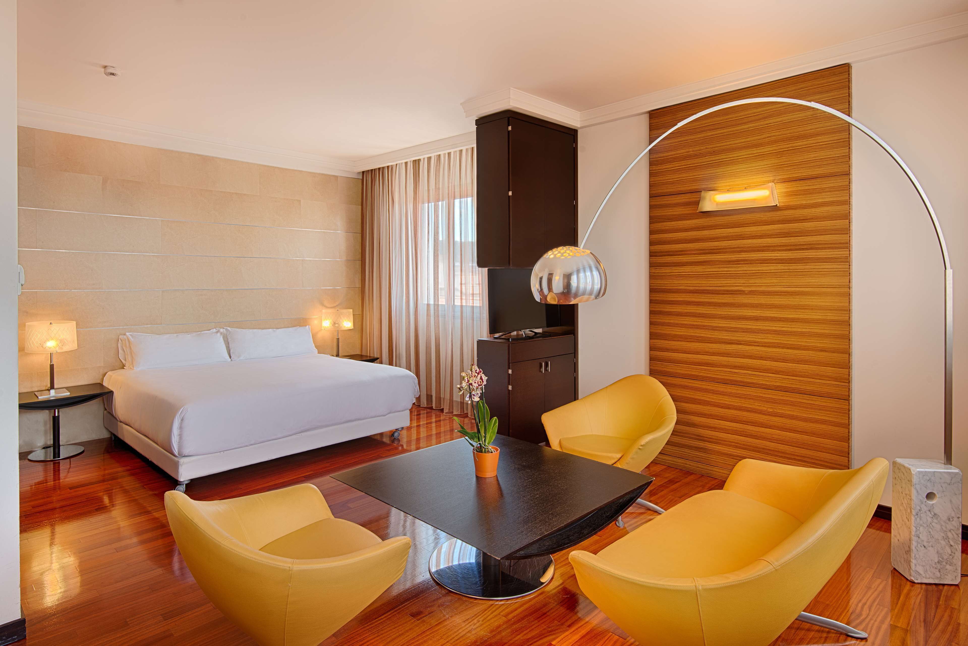 1 bedroom, minibar, in-room safe, desk