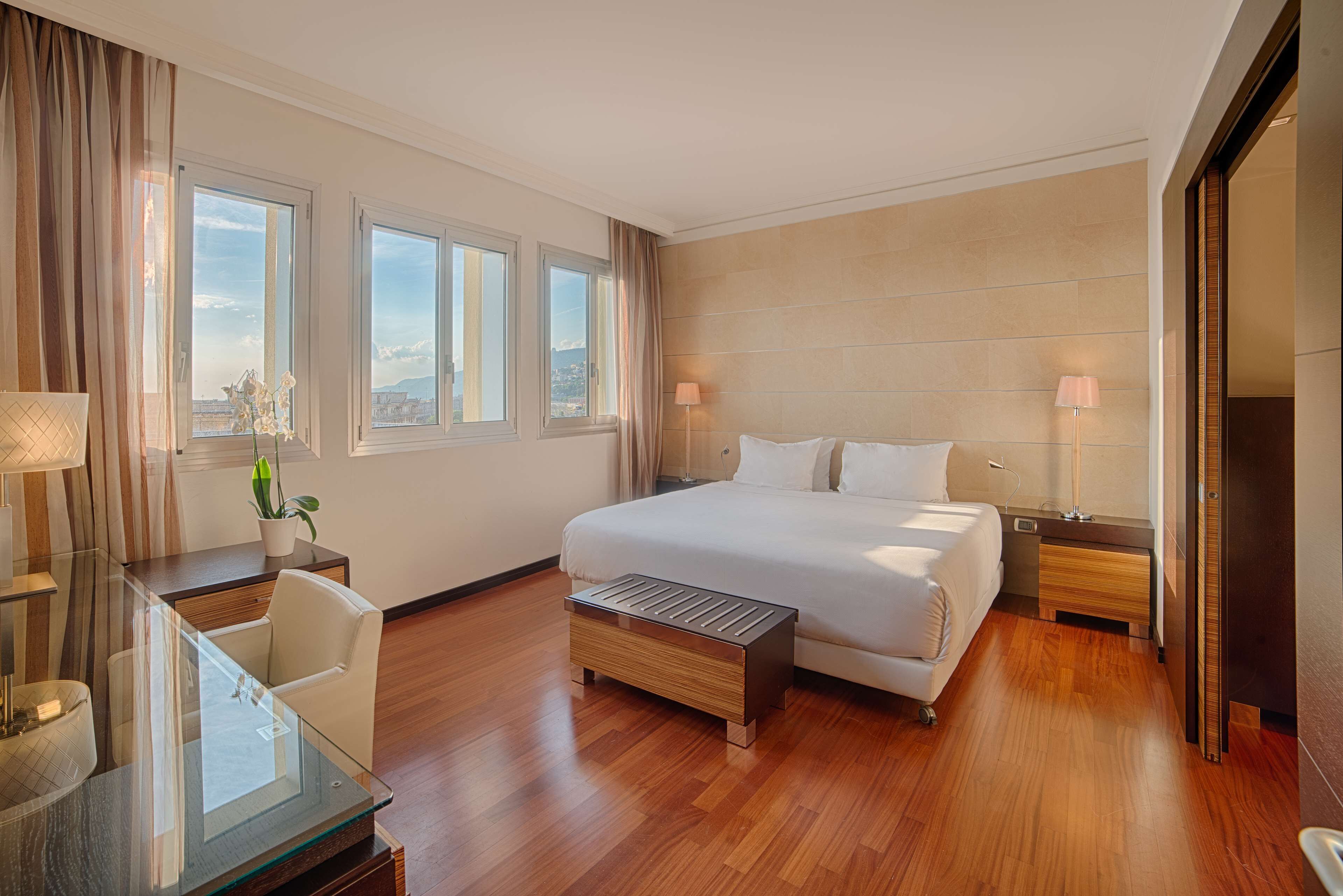 Minibar, caja de seguridad en la habitación, escritorio y wifi gratis 