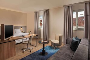 1 bedroom, minibar, in-room safe, desk