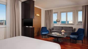 Minibar, in-room safe, desk, free WiFi