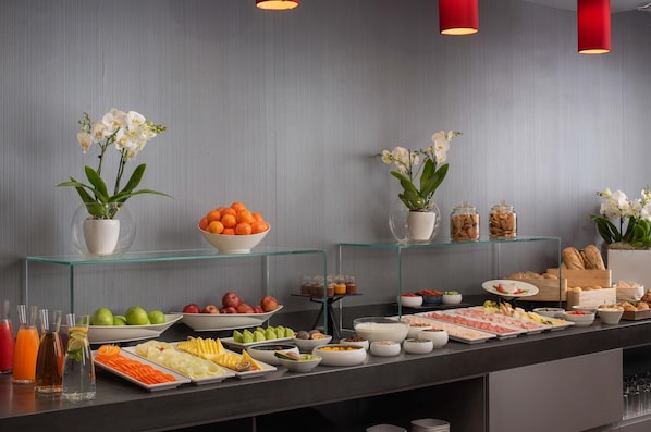 Daily buffet breakfast for a fee