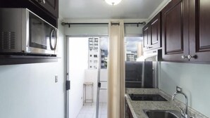 Room - Aqua Kuhio Village (Honolulu)