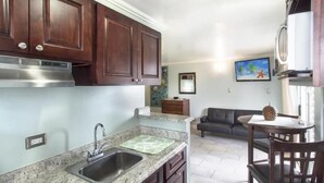Room - Aqua Kuhio Village (Honolulu)