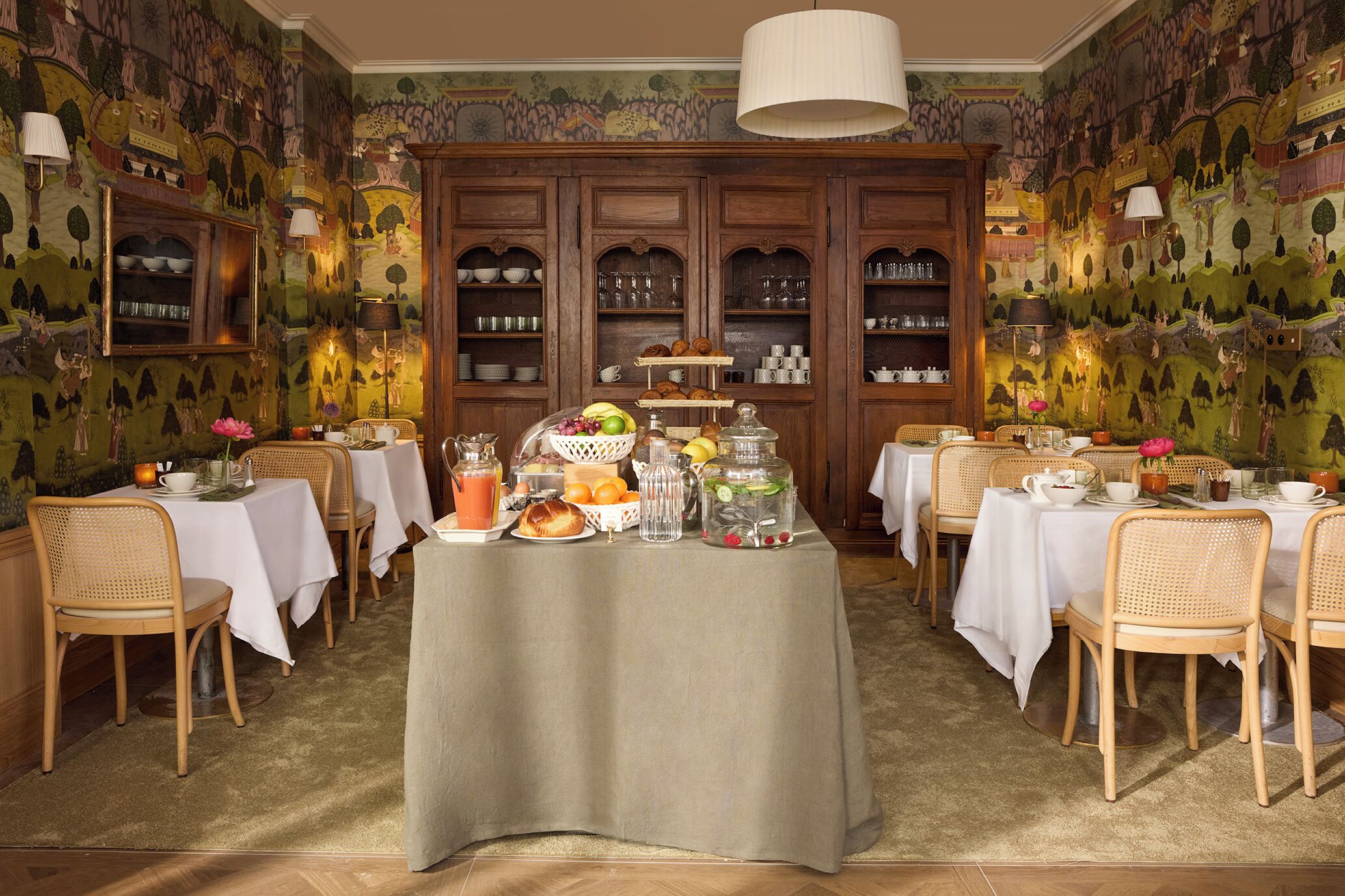 Petit déjeuner buffet servi tous les jours en supplément