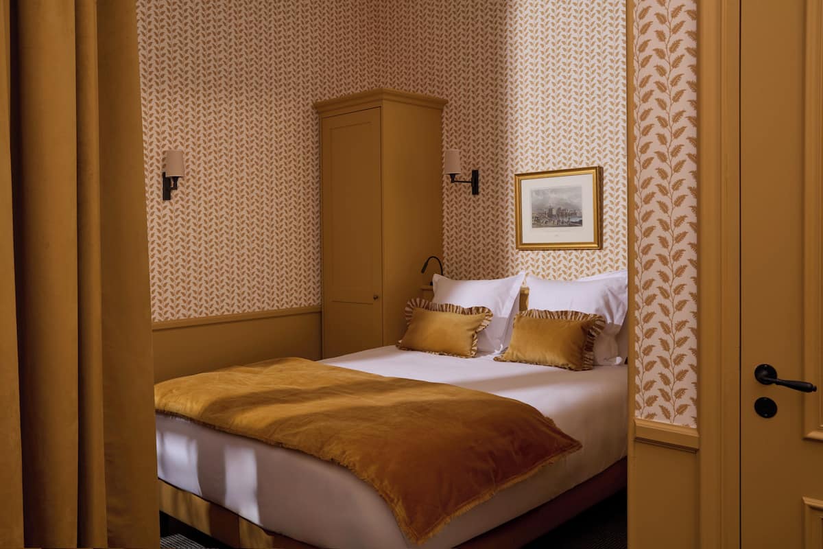 Superior Prestige Room | In-room safe, free WiFi, bed sheets