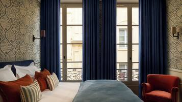 Caja de seguridad en la habitación, wifi gratis y ropa de cama