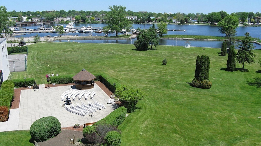 Ramada by Wyndham Belleville Harbourview Conference Centre