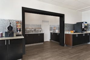 Free daily continental breakfast