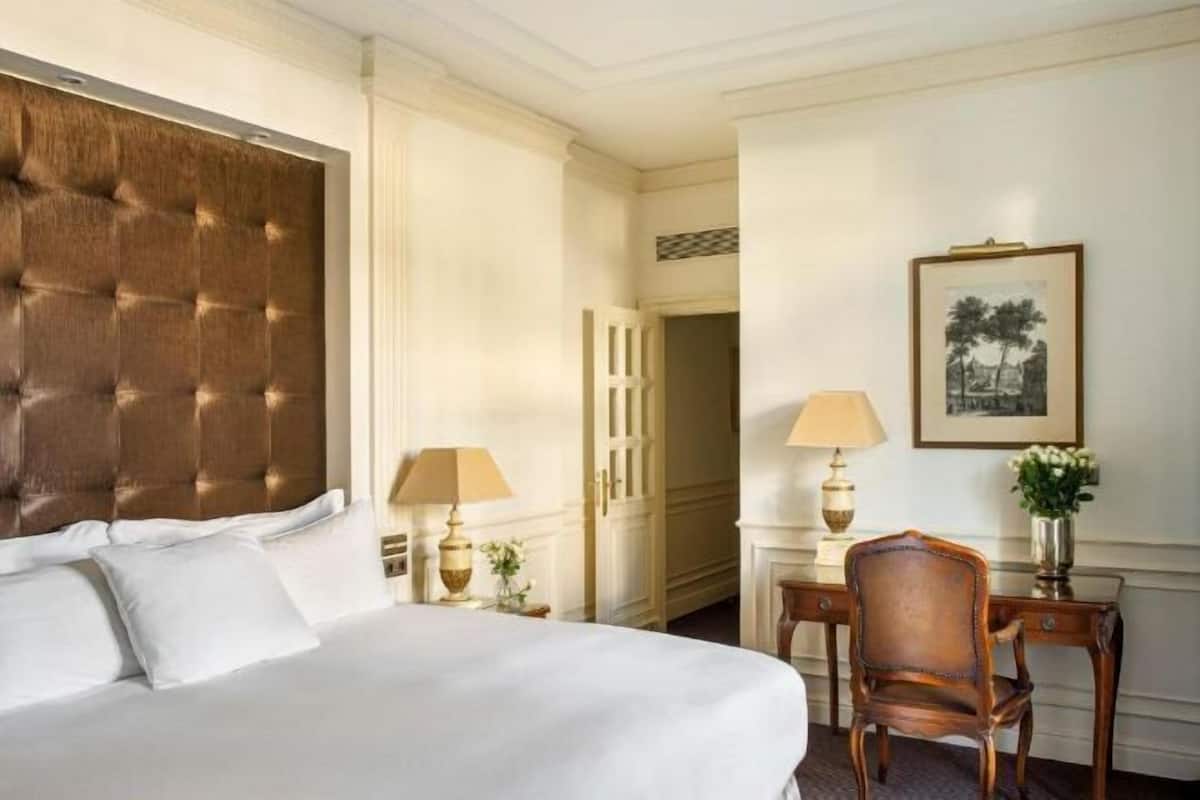 Premium bedding, down duvets, minibar, in-room safe