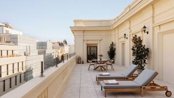 Ropa de cama de alta calidad, edredón y minibar