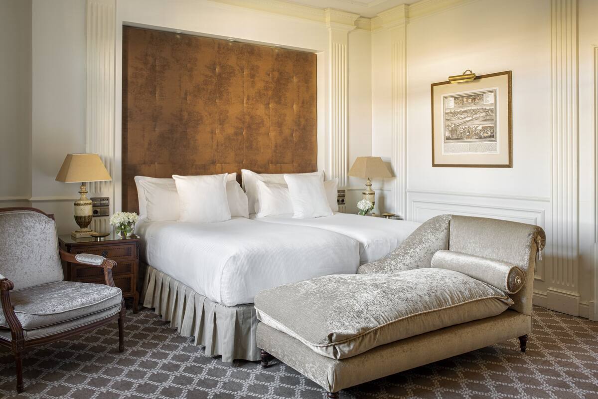 Chambre Deluxe (Level 3 Adults) | Literie de qualité supérieure, couette en duvet d'oie, minibar